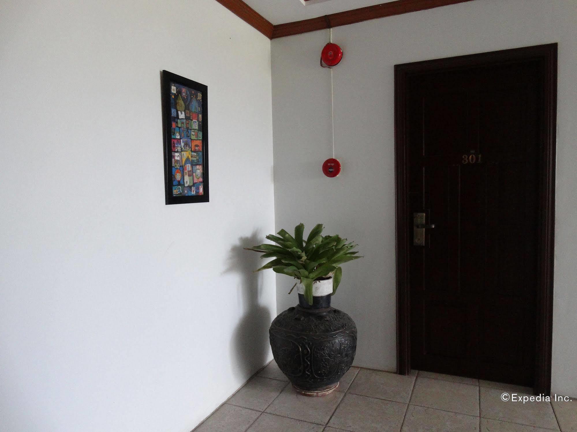 Ecoland Suites & Inn Davao City Buitenkant foto