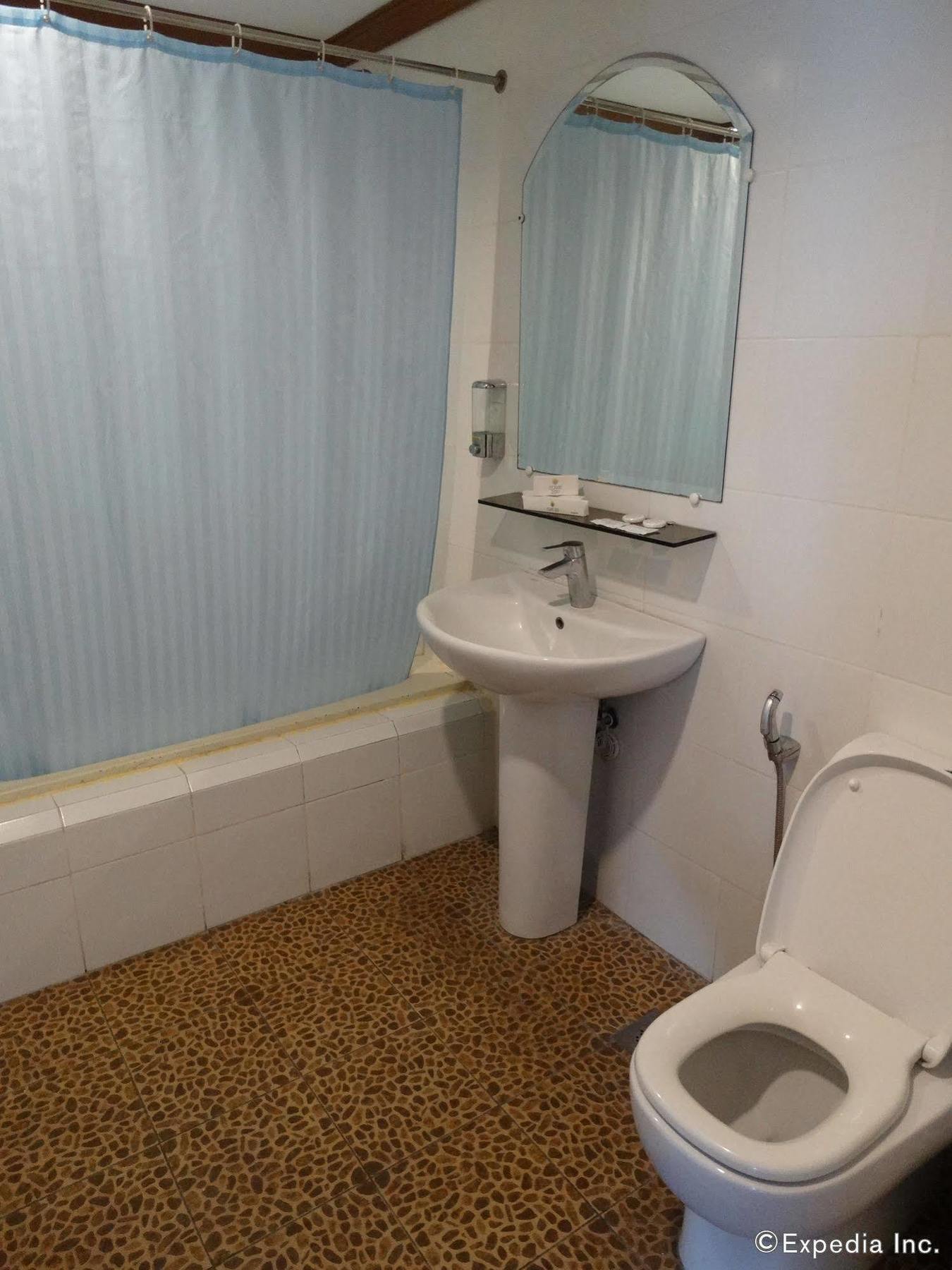Ecoland Suites & Inn Davao City Buitenkant foto