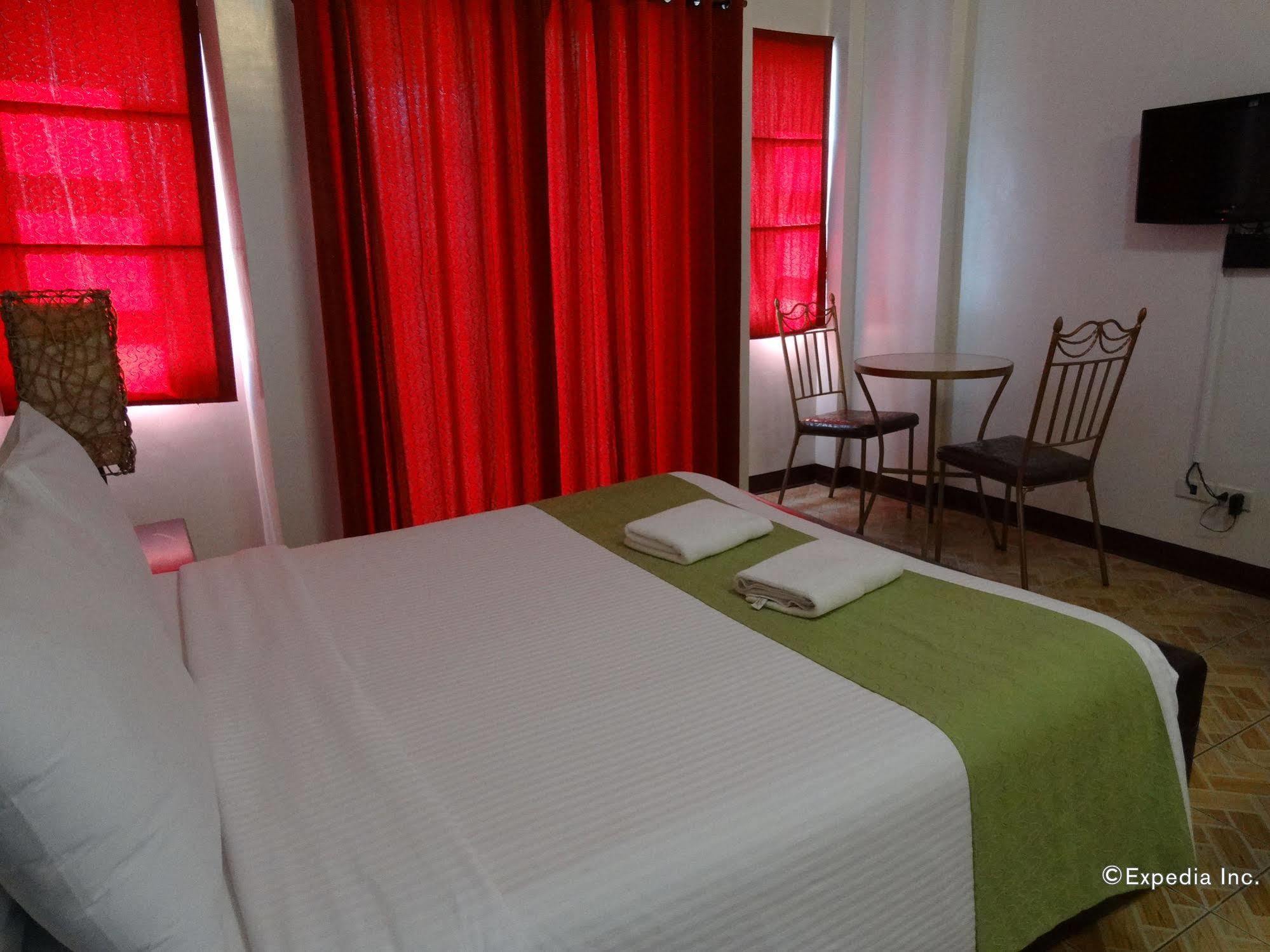 Ecoland Suites & Inn Davao City Buitenkant foto