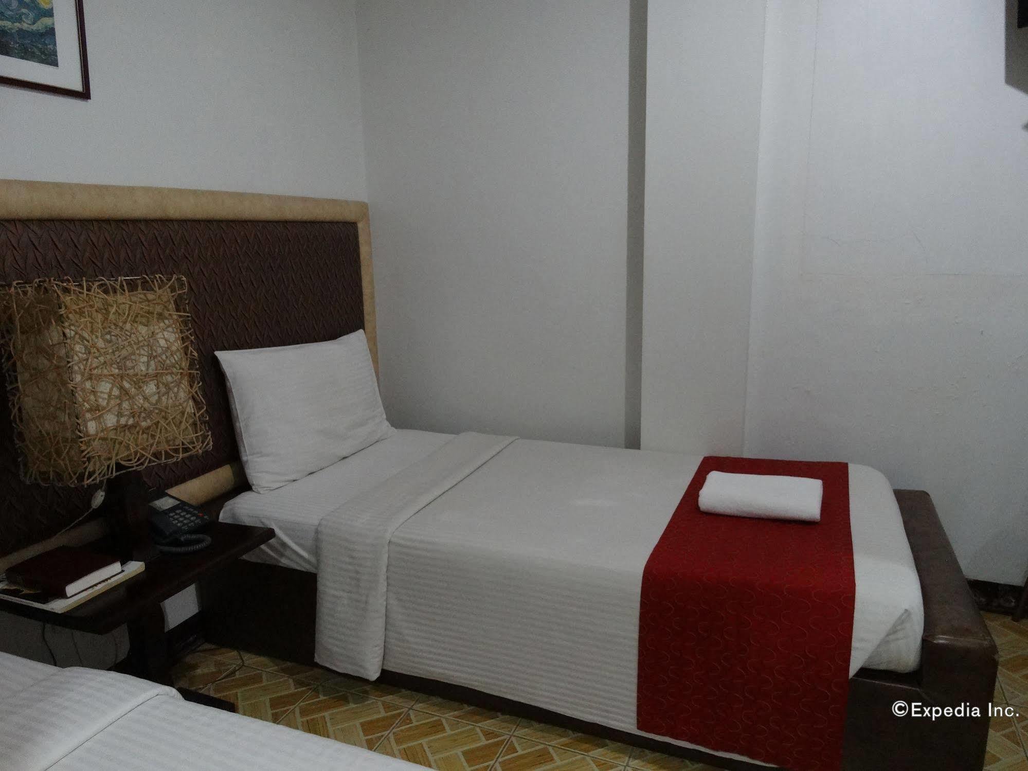 Ecoland Suites & Inn Davao City Buitenkant foto