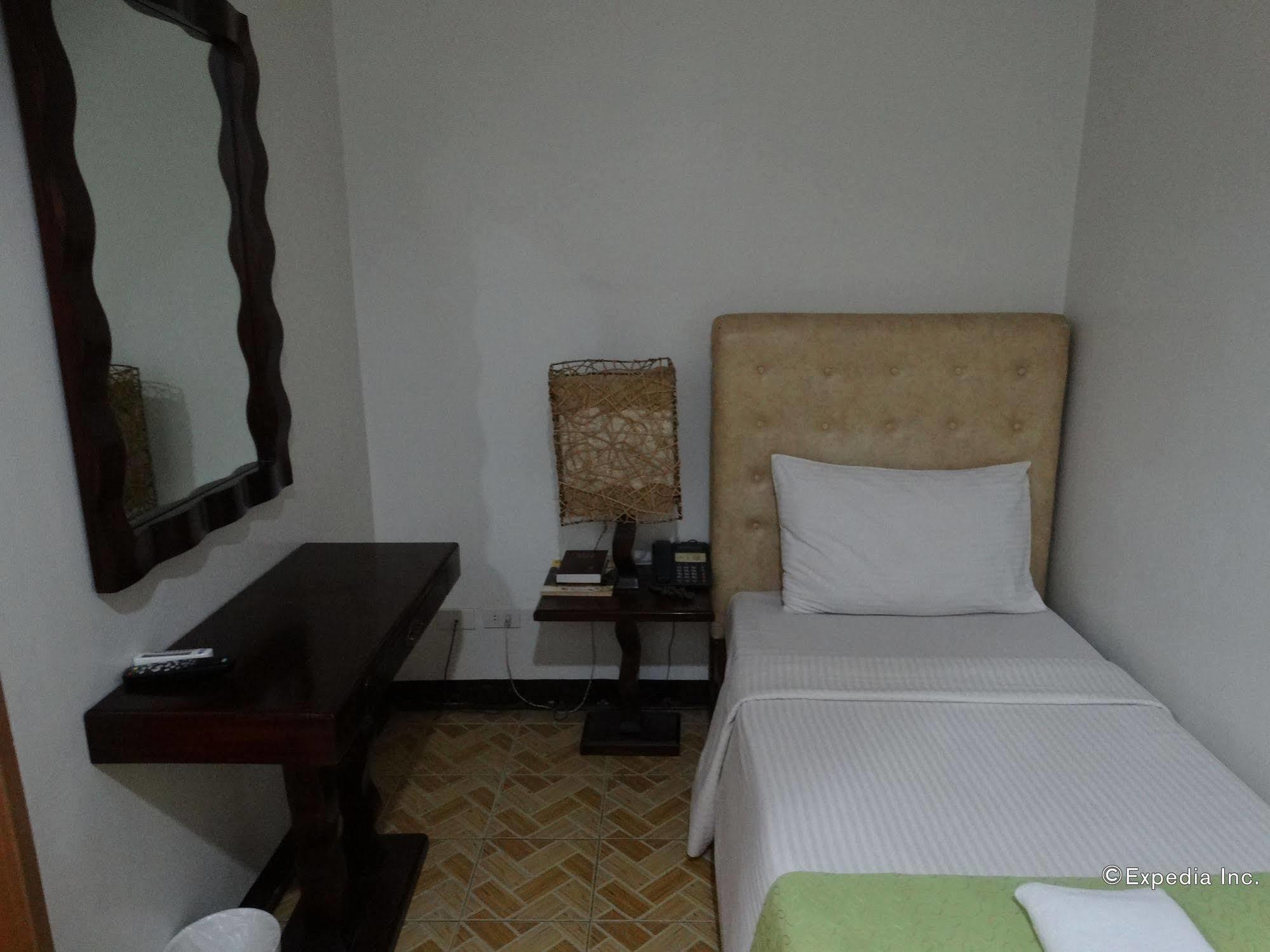 Ecoland Suites & Inn Davao City Buitenkant foto