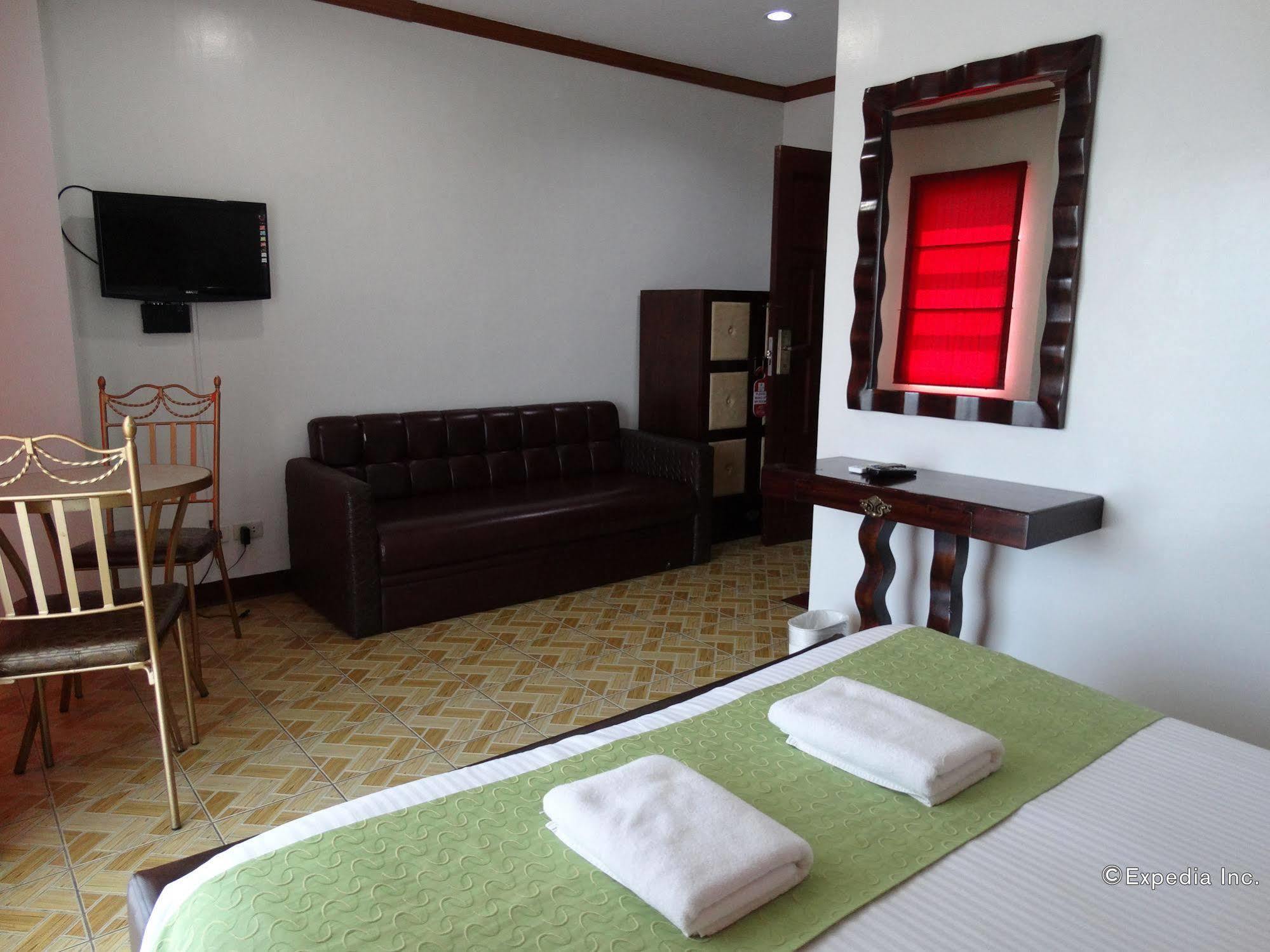 Ecoland Suites & Inn Davao City Buitenkant foto